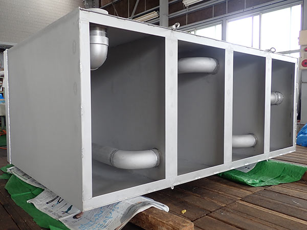 SUS 角タンク 外観 酸洗後