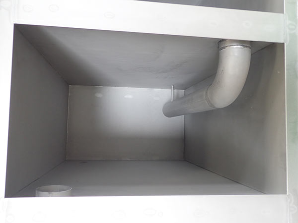 SUS 角タンク 内部 酸洗後