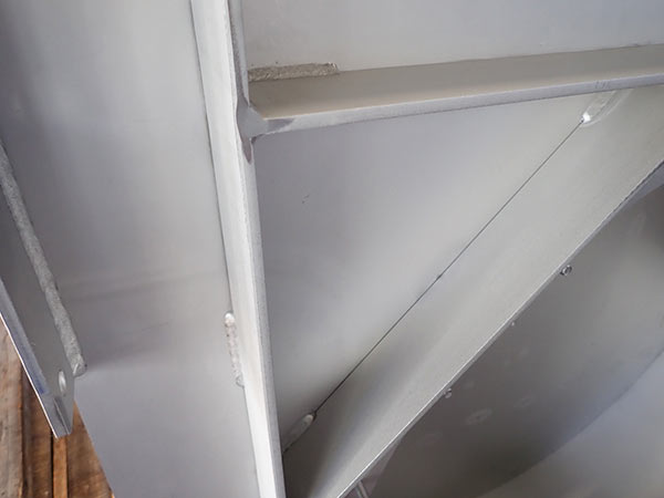 SUS 角タンク 側面 酸洗後