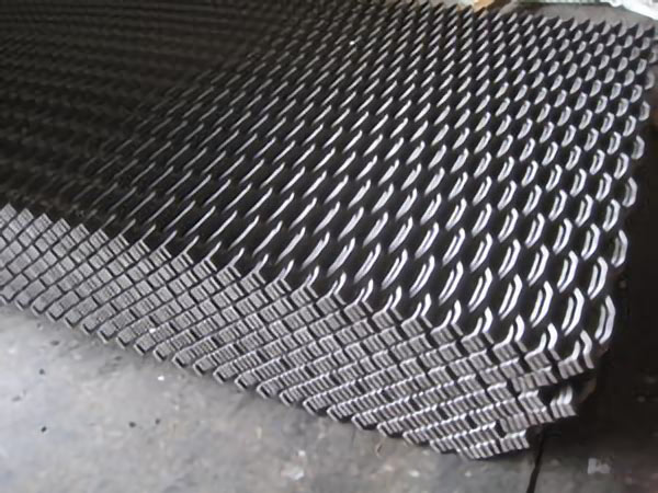 S材 エキスパンドメタル 黒皮除去 1000 x 2500 酸洗前